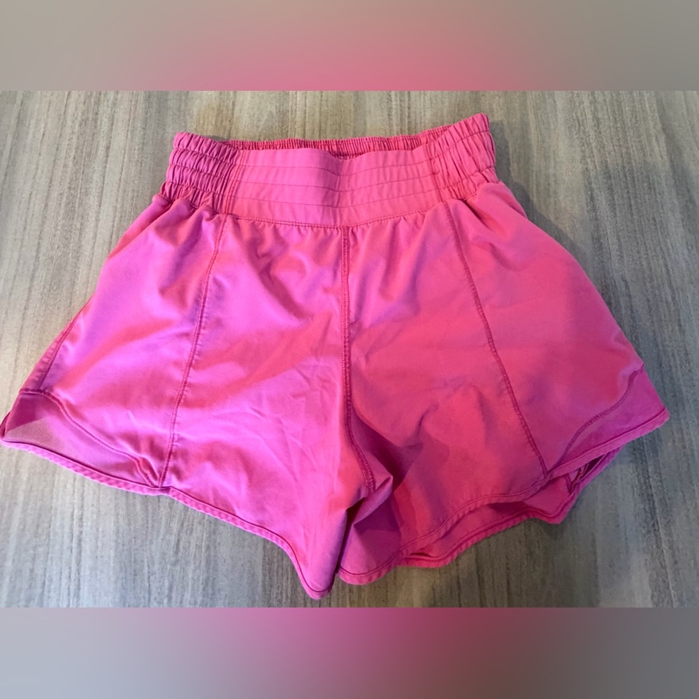 Lululemon Hotty Hot HighRise Lined  4” Short, size 4